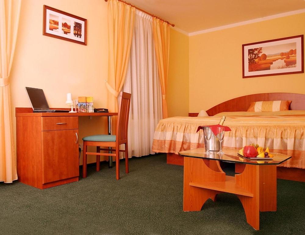 Hotel Palace Plzeň Exterior foto